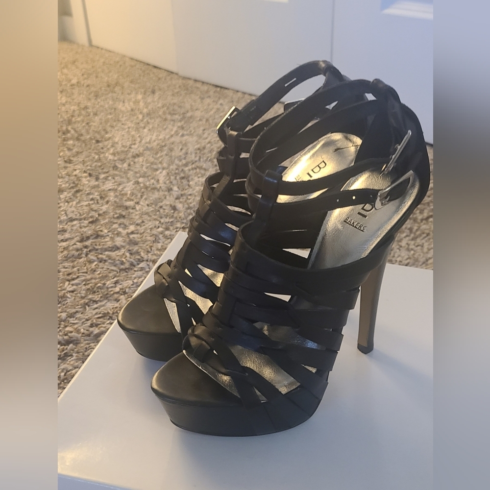 Bakers Size 6 Y2K Black Leather Strappy Platform Stiletto Heels - 6 Inch Heel